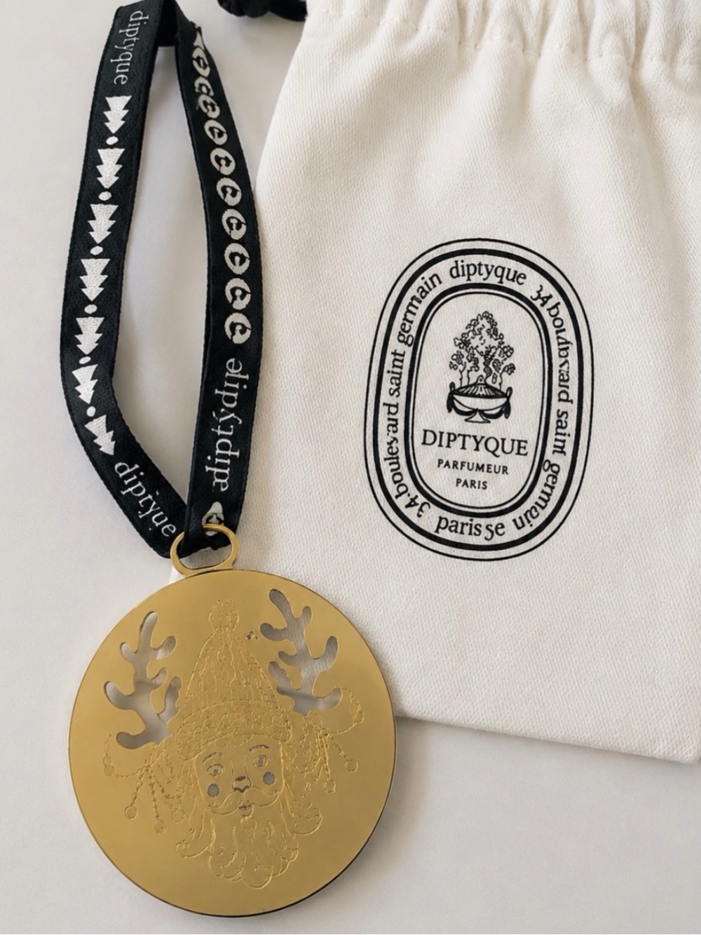 Diptyque Gold Santa Holiday Ornament Medallion w/ Pouch